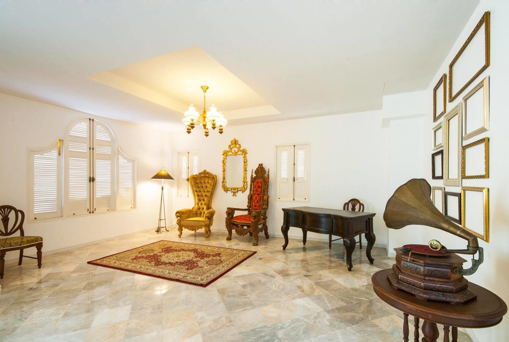 Dharasom' S Colonial House Hotel Bangkok Eksteriør billede